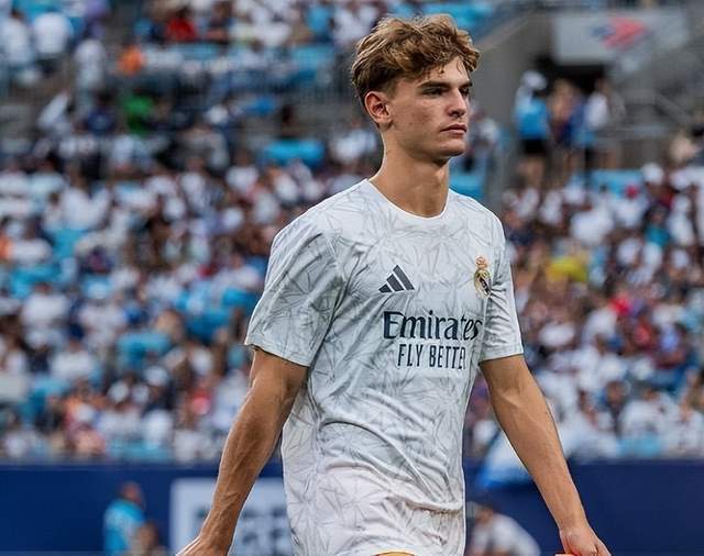 绩全部飘红 绩全部飘红